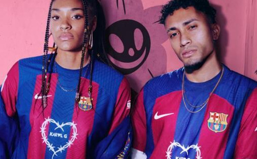 FC Barcelona en Celebrities De Shirt als Statement