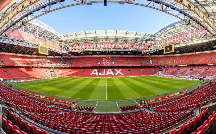 Van Gras tot High-Tech De Stadionrevolutie van Ajax